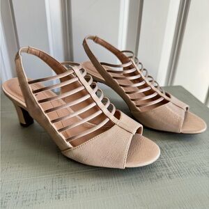 East 5th Strappy Heels Shoes Slingback NEVILLE Size 6 M cream/gold